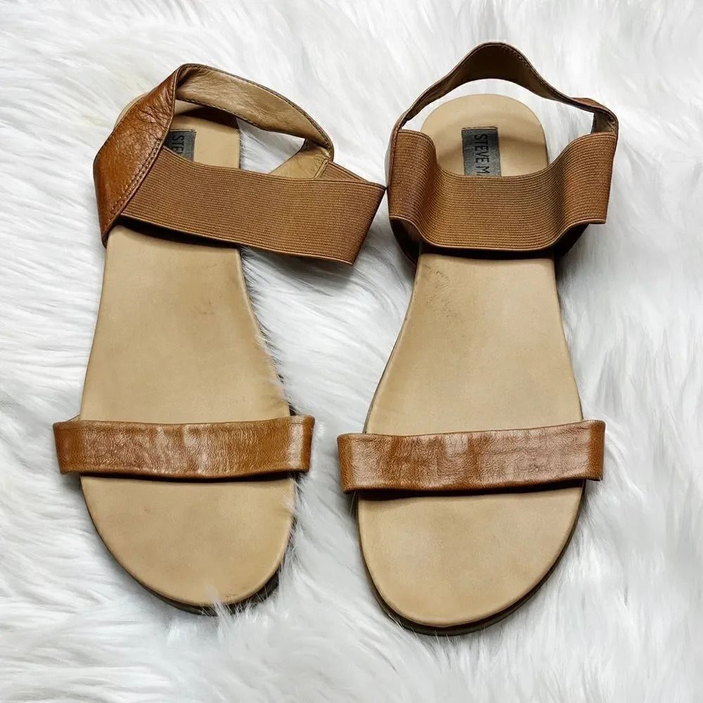 Steve Madden Strappy Flat Sandals Brown and Tan Size 9